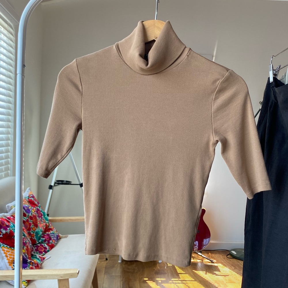 Zara Turtleneck ribbed crop top with half sleeve - size M